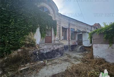 Casa cu farmec istoric, perfecta pentru un proiect de restaurare, zona ICIL, Con