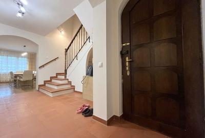 Apartament deosebit pe două nivele, într-o vilă elegantă - 35