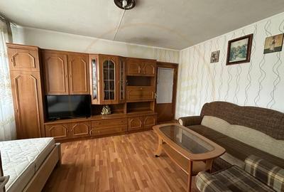 Apartament cu 2 camere semidecomandat, mobilat în Nord