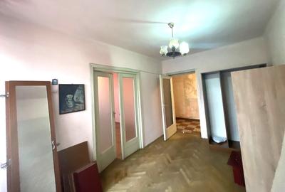 Apartament cu 4 camere decomandate , Plopilor - 10
