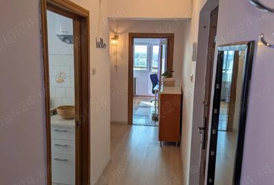Inchiriez apartament cu doua camere decomandat in zona Polivalenta - 2