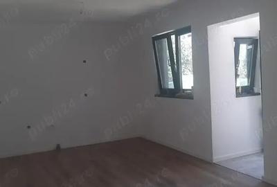 Casă cu 3 camere cu Teren 602 Mp în Central - 2
