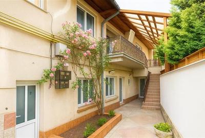 Apartament cu 3 camere decomandat, mobilat în Central