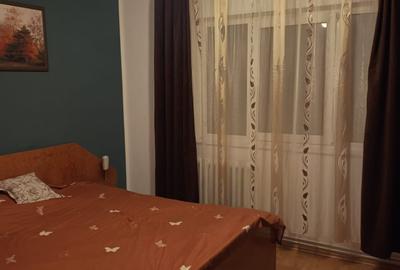 Apartament cu 3 camere decomandat în Vasile Aaron - 2