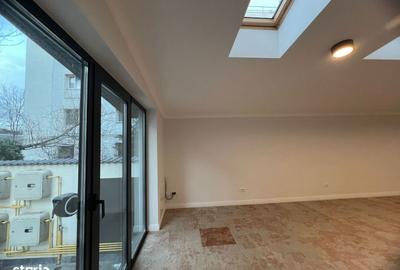 Spațiu comercial, de 140 mp, în Tei - 2