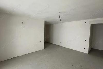 Casă cu 5 camere cu Teren 250 Mp în Independenței - 12