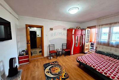 Apartament cu 2 camere de vanzare in zona Central-Piata