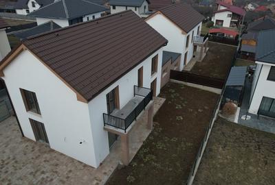 Duplex cu 5 camere cu Canalizare în Chinteni - 4