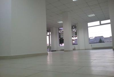 Spațiu comercial, de 200 mp, în Central - 6
