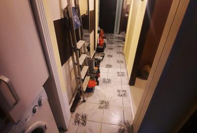 Apartament cu 3 camere decomandat, zona Baza 3 - 4