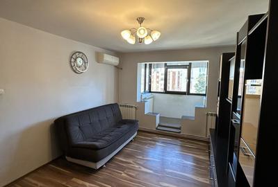 Apartament cu 2 camere semidecomandat în Craiovița Nouă