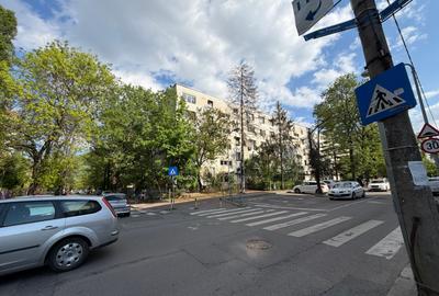 Apartament cu 3 camere semidecomandat, mobilat în Titan - 21