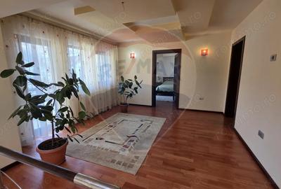 Casă cu Teren 1371 Mp în Donici - 7
