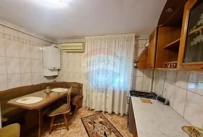 Apartament de inchiriat cu 4 camere,etajul 1 - 5