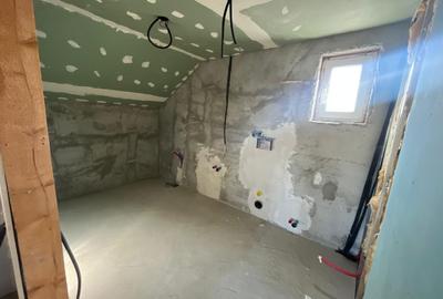 Casă cu 4 camere cu Teren 500 Mp în Central - 4