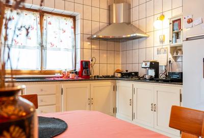 Casă individuală cu 4 camere cu Canalizare în Central - 3