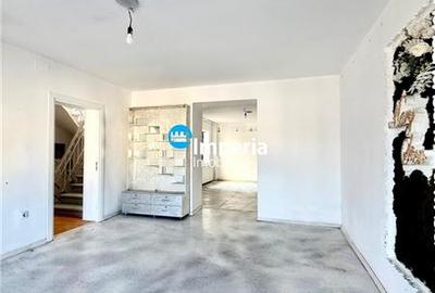 Casă individuală cu 9 camere cu Canalizare în Centru Civic - 3