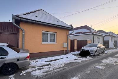 Casă cu 2 camere cu Teren 550 Mp în Central