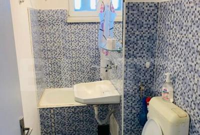 Apartament de vanzare, cu doua camere, 37 mp, zona Dambu P - 5