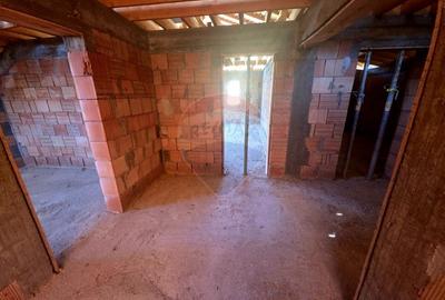 Casă individuală cu 5 camere cu Teren 2700 Mp în Alexandru cel Bun - 28