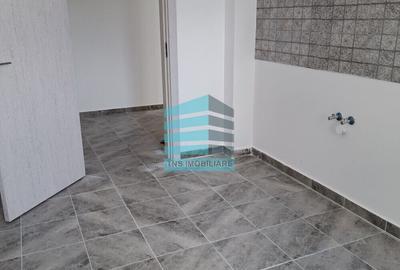 Garsonieră în Titan - 2