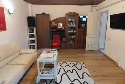 Apartament cu 3 camere semidecomandat, mobilat în Bucureștii Noi