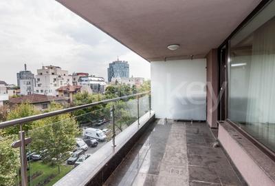 Apartament spatios cu 4 camere | locatie premium - 2