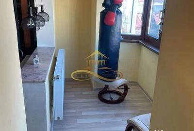 Apartament cu 3 camere decomandat în 9 Mai - 5