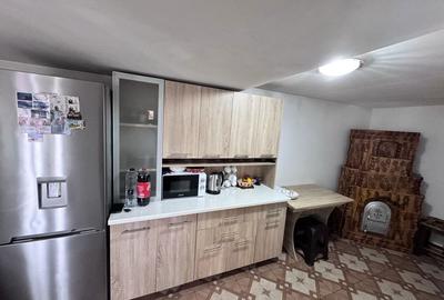 Casă cu 3 camere cu Teren 600 Mp în Central - 1