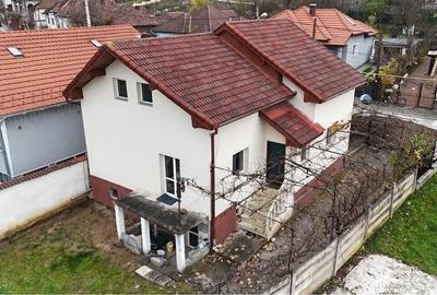 Casă cu 3 camere cu Teren 620 Mp în Central - 2
