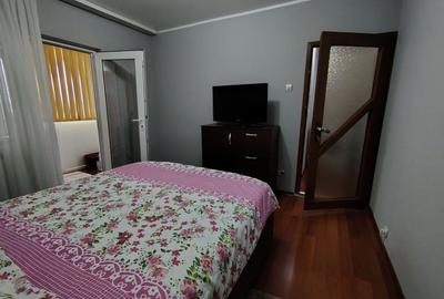 Apartament cu 3 camere decomandat, mobilat în Micro 13 - 8