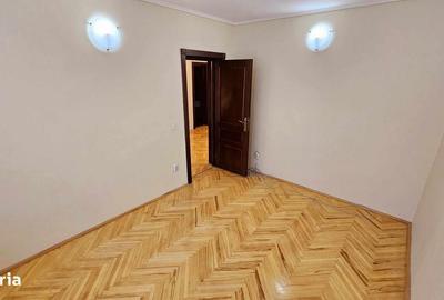 Casă cu 4 camere în Central - 17