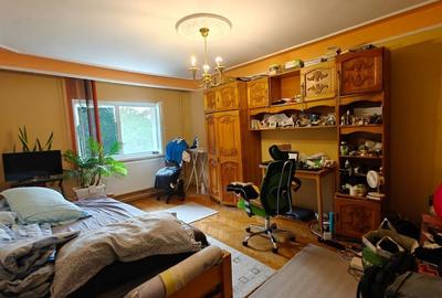 Apartament 2 camere, decomandat, etaj intermediar, Godeanu - 1