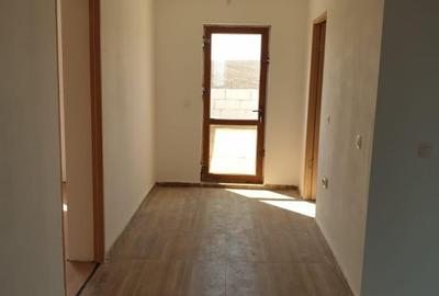 Casă cu 5 camere în Exterior Nord