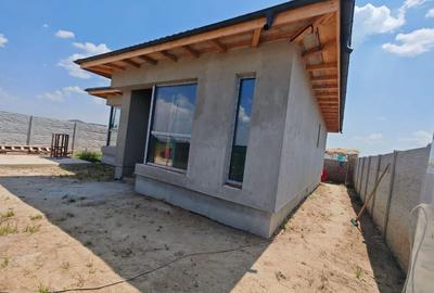 Casa parter 3 camere, dressing, curte 375 mp - 2