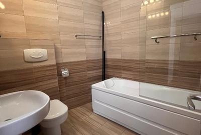 Vând apartament de 3 camere cu suprafață de 66 mp plus balcon de 4 mp - 6