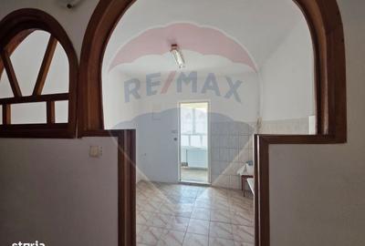 Apartament cu 2 camere decomandat în Sebeș - 15