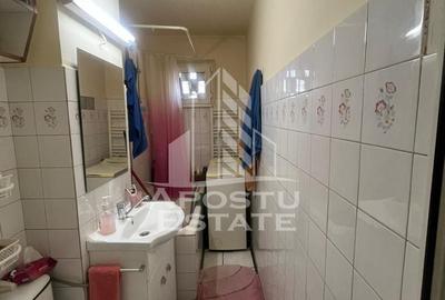 Apartament cu 4 camere, centrala proprie, zona Dacia - 11