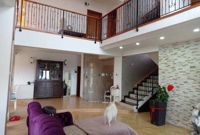 Casa / vila Craiovei , complet mobilata / utilata , finisaje moderne ! - 3