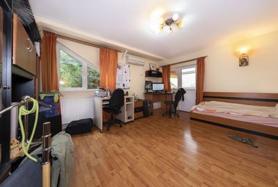 Casă cu 6 camere cu Teren 600 Mp în Drumul Taberei