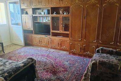 Inchiriez apartament cu 3 camere zona Faleza Nord - 1