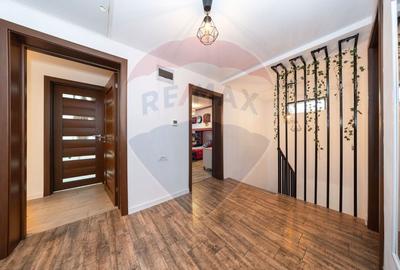 Casă cu 5 camere cu Teren 500 Mp în Sânpetru - 15