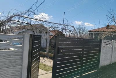 Casă cu Teren 3800 Mp în Redea - 1