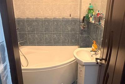 Apartament cu 3 camere decomandat în Sud - 2