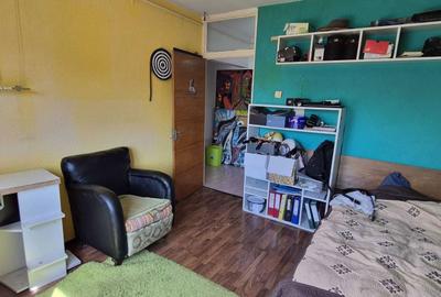 Apartament cu 3 camere decomandat în Tei - 3