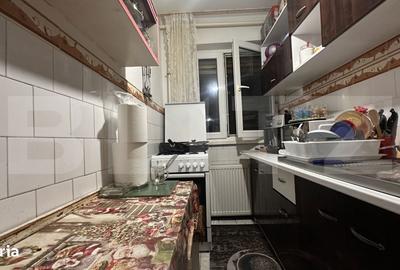 Apartament cu 2 camere semidecomandat în Cantemir