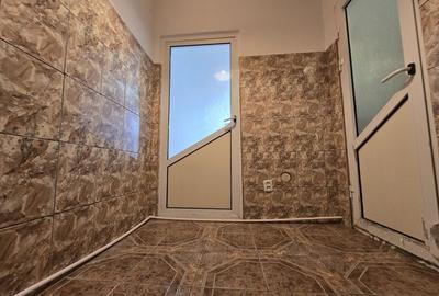 CET - Garsoniera | piata Cet | libera | etaj 3 - 5