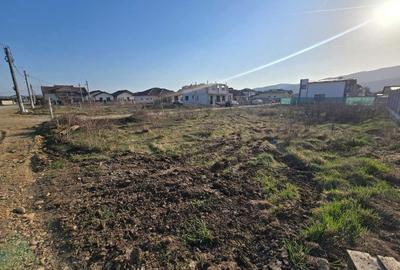 Teren de 450 mp, în Exterior Vest