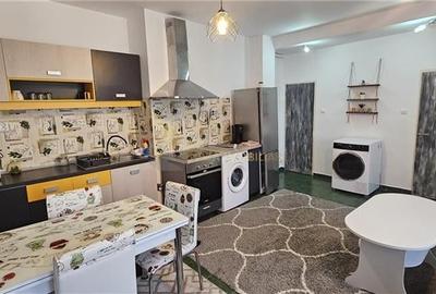 CASA 5 CAMERE 120 MP  ZONA UMF  CURTE 95 MP