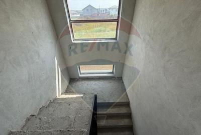 Casa / Vila cu 4 camere de vanzare in zona Ghercesti - 4